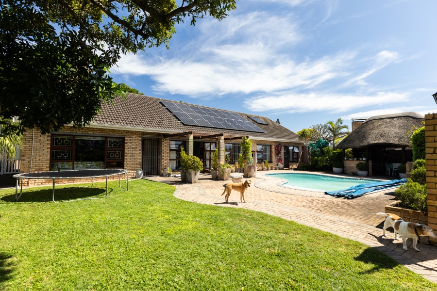 4 Bedroom Property for Sale in Summerstrand Eastern Cape
